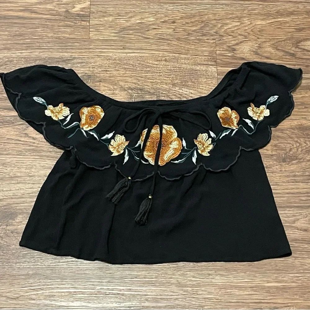 Xhiliration Off Shoulder Ruffled Blouse Black With Gold Floral Detail Medium